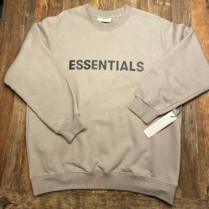 ‼️SOLD‼️Brand New Essentials fear of god crewneck size M.